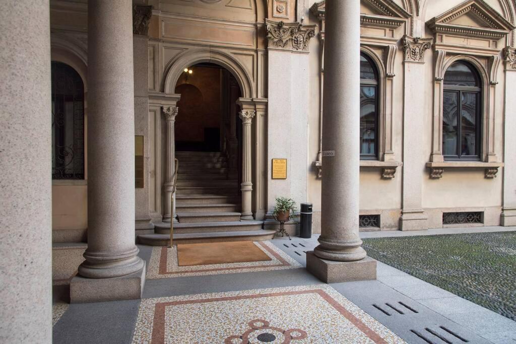 Breathtaking Castle View Youhosty - Quintino Sella Milán Exterior foto