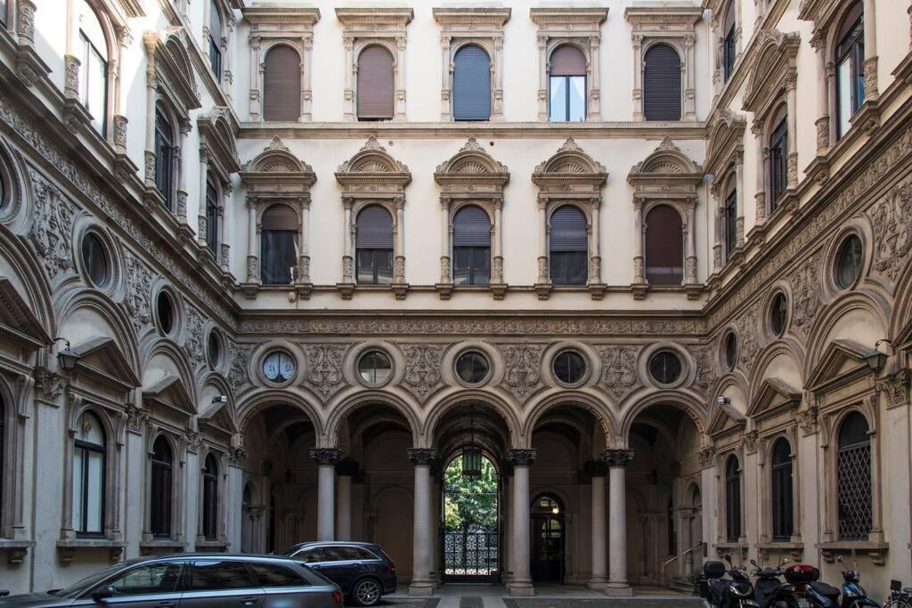 Breathtaking Castle View Youhosty - Quintino Sella Milán Exterior foto